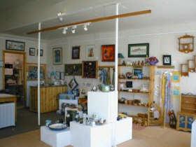 Great Alpine Gallery - Accommodation Gladstone 0
