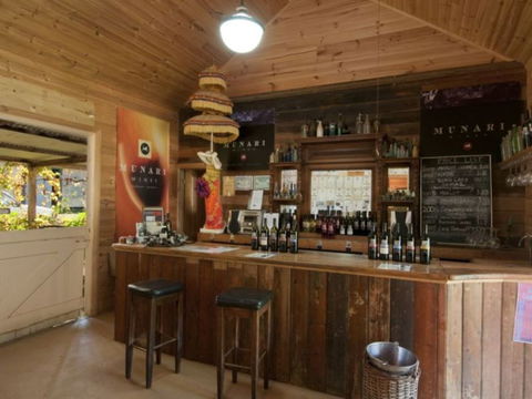 Munari Wines - Accommodation Gladstone 1
