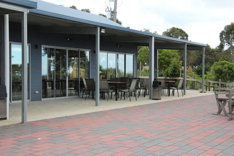 Tuckerberry Hill - Accommodation Gladstone 4
