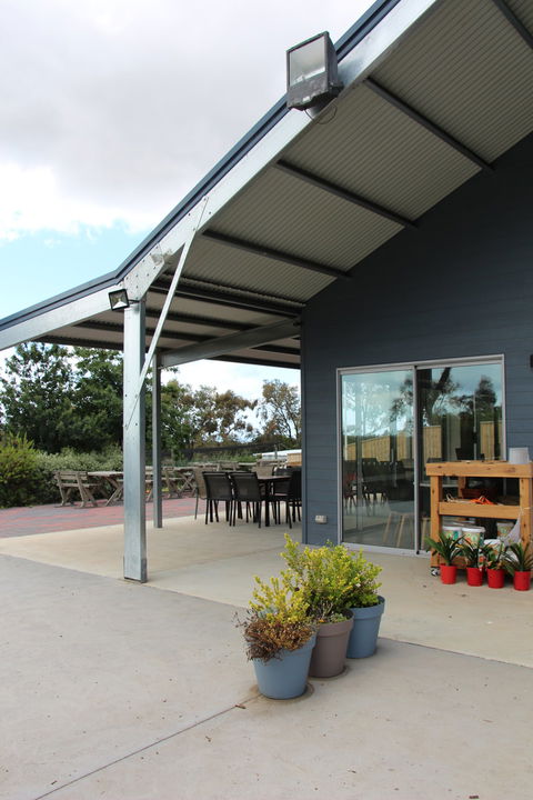 Tuckerberry Hill - Accommodation Gladstone 10