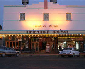 Theatre Royal - Accommodation Gladstone 0