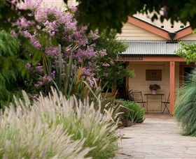 Baileys Of Glenrowan - Accommodation Gladstone 0