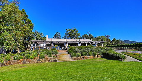 GREENSTONE VINEYARDS - Accommodation Gladstone 1