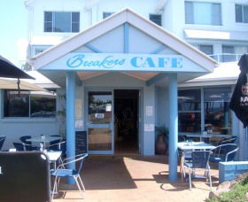 Breakers Cafe And Restaurant - Accommodation Gladstone 0