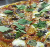 Mezzadellas Woodfired Pizza and Tapas - Accommodation Gladstone