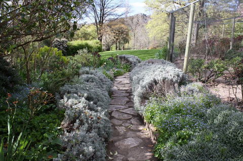 Markdale - Edna Walling Garden - Accommodation Gladstone 1