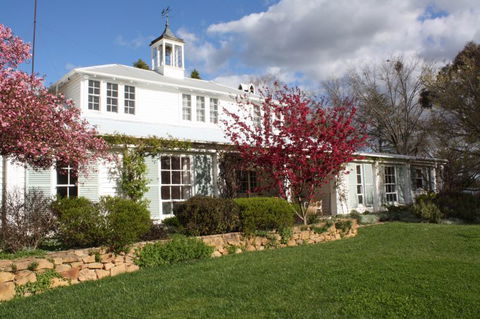 Markdale - Edna Walling Garden - Accommodation Gladstone 4