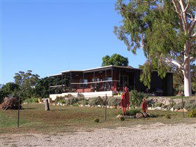 Blesings Garden Wines - Accommodation Gladstone 3