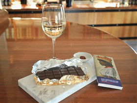 ChocoVino - Accommodation Gladstone 1