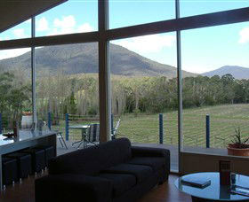 Boat O'Craigo Wines - Accommodation Gladstone 2