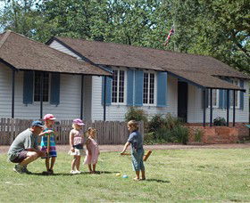 La Trobe's Cottage - Accommodation Gladstone 0