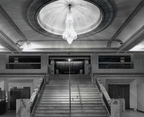 The National Theatre - Accommodation Gladstone 1