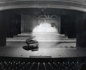 The National Theatre - Accommodation Gladstone 3
