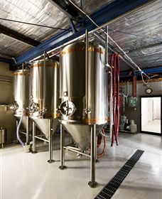 Blackman's Brewery - Accommodation Gladstone 2