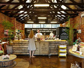 Bright Chocolate - Accommodation Gladstone 1