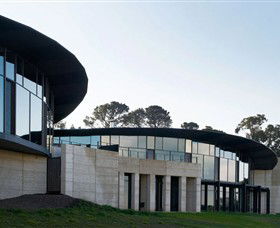 Port Phillip Estate - Accommodation Gladstone 1