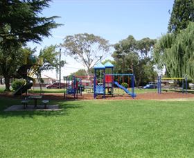 Coronation Park Yass - Accommodation Gladstone 1