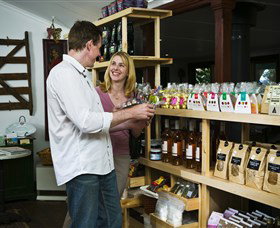 Poachers Pantry And Wily Trout Vineyard - Accommodation Gladstone 4