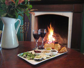 Ambermere Inn - EST 1845 - Accommodation Gladstone 0