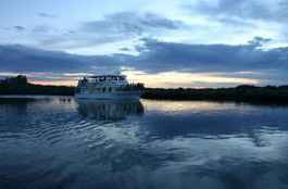 Tamboi Queen Cruises - Accommodation Gladstone 1