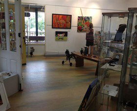 Ferry Artists Gallery - Accommodation Gladstone 2