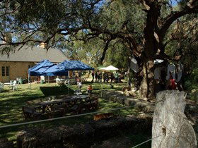 Overland Corner Hotel - Accommodation Gladstone 2