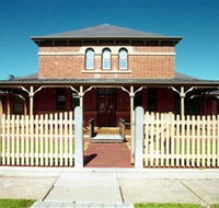 Wentworth Courthouse - Accommodation Gladstone