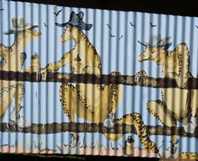 Jericho Murals - Accommodation Gladstone 0