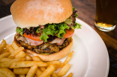 Crown Hotel Wentworth - Accommodation Gladstone 1