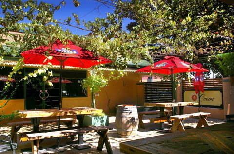 Crown Hotel Wentworth - Accommodation Gladstone 2