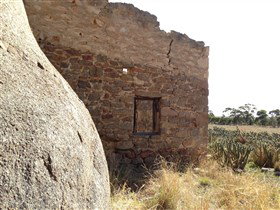 Chinaman's Hut - Accommodation Gladstone 3