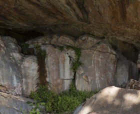 Nanguluwur Rock Art Site And Walk - Accommodation Gladstone 1