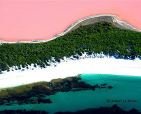 Lake Hillier - Accommodation Gladstone 0
