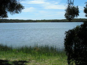 Lake Fellmongery Ski Lake - Accommodation Gladstone 0
