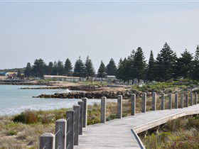 Chambers Way Walk - Accommodation Gladstone 0