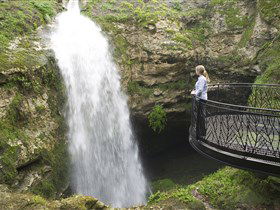 Cave Gardens - Accommodation Gladstone 2
