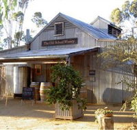 The Old School Winery and Pottery - Accommodation Gladstone