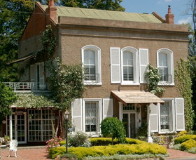 Antique Corner And Objects De Art - Accommodation Gladstone 0