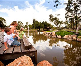 Savannah Visitor Plaza, Taronga Western Plains Zoo Dubbo - Accommodation Gladstone 7