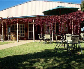 Red Earth Estate Vineyard - Accommodation Gladstone 1