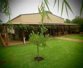 Red Earth Estate Vineyard - Accommodation Gladstone 2