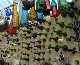 Aladdins Cave Bottlehouse - Accommodation Gladstone 1