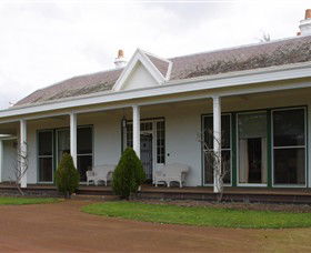 Mooramong - Accommodation Gladstone 0