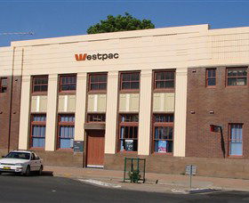 Moree Heritage And Art Deco Guided Walk - Accommodation Gladstone 2