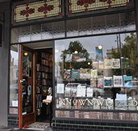 The Known World Bookshop  Boutique City Apartment - Accommodation Gladstone