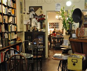 The Known World Bookshop & Boutique City Apartment - Accommodation Gladstone 2
