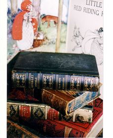 The Known World Bookshop & Boutique City Apartment - Accommodation Gladstone 3