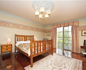 Barcaldine House - Accommodation Gladstone 7