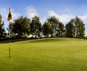 Black Bull Golf Club - Accommodation Gladstone 1