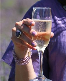 Yuulong Lavender Estate - Accommodation Gladstone 4
